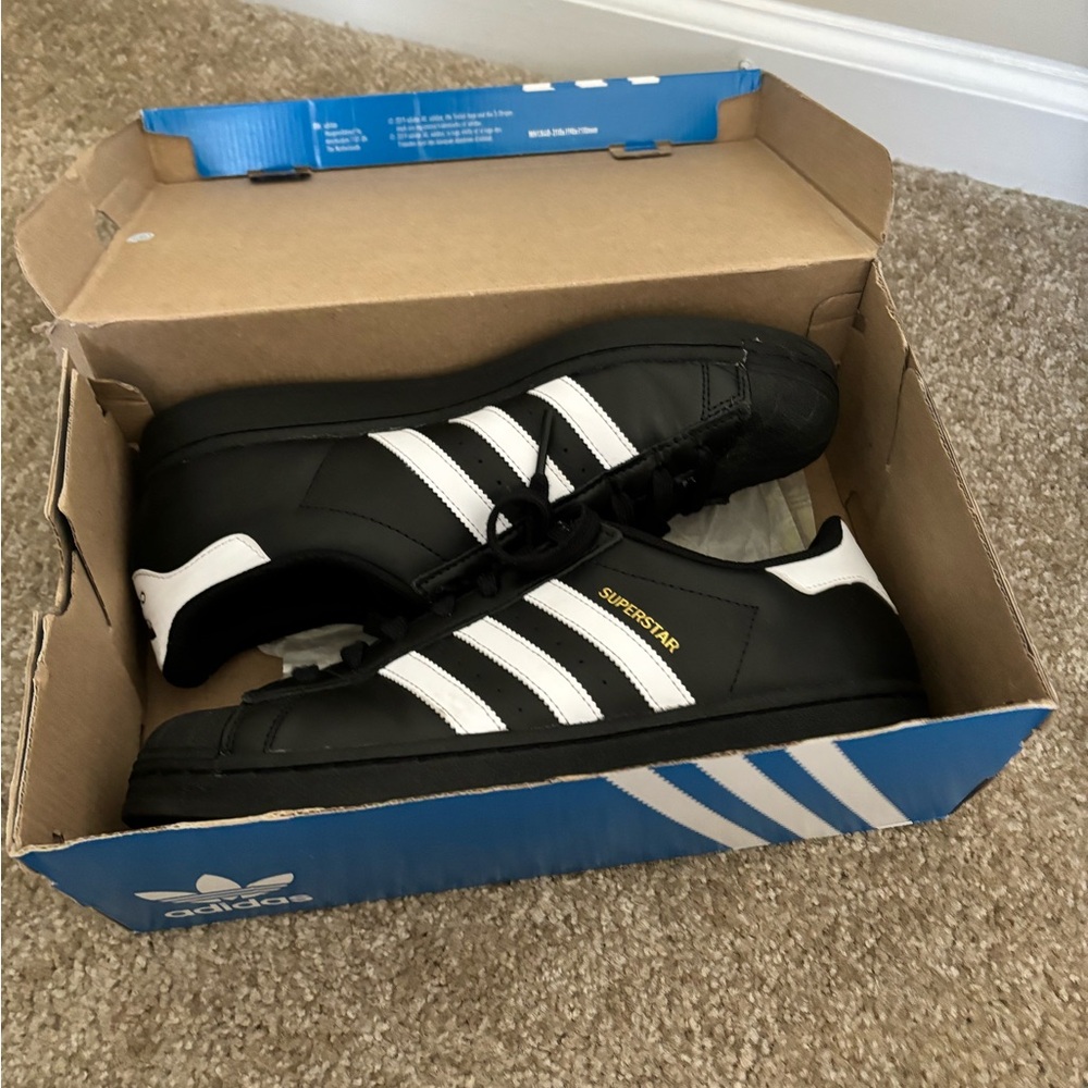 Black Adidas superstars